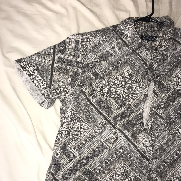 CHAPS Collared Short Sleeve Shirt - Picture 3 of 3